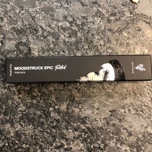 Younique Moodstruck Epic Twisted Mascara - Black